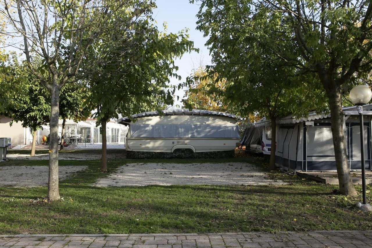 Camping Da Giovanni Peschiera del Garda Exterior photo